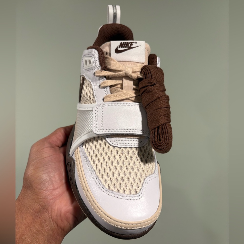 Travis Scott X Zoom Field Jaxx White/Light Chocolate - Picture 6 of 12